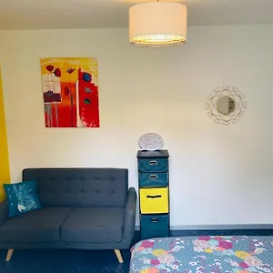 Independant,calme A 2 Pas Du Centre Appartement